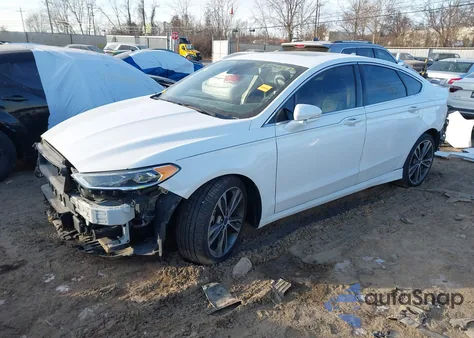 2020 Ford Fusion Titanium z USA, uszkodzony, nr VIN 3FA6P0K99LR205165